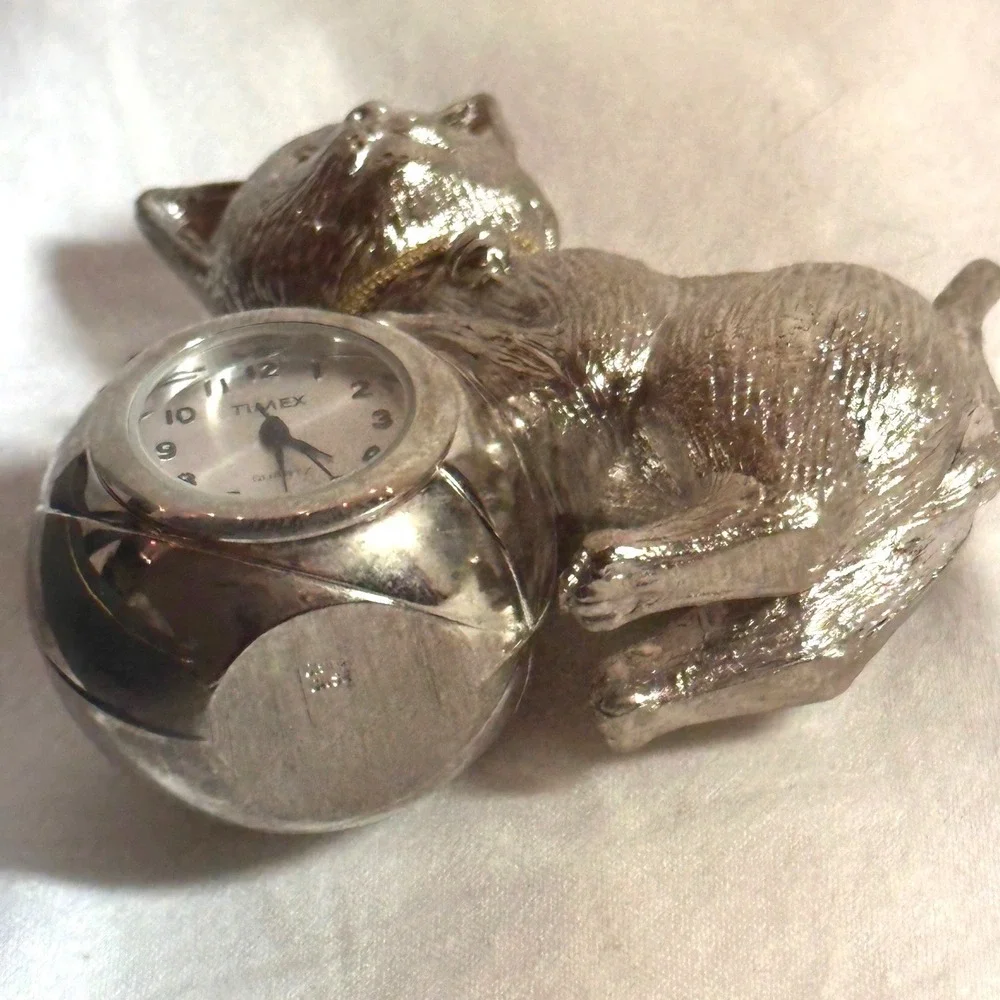 Timex Mini Clock Collectible Silver Excellent Kitten Cat Yarn Ball Vintage Style